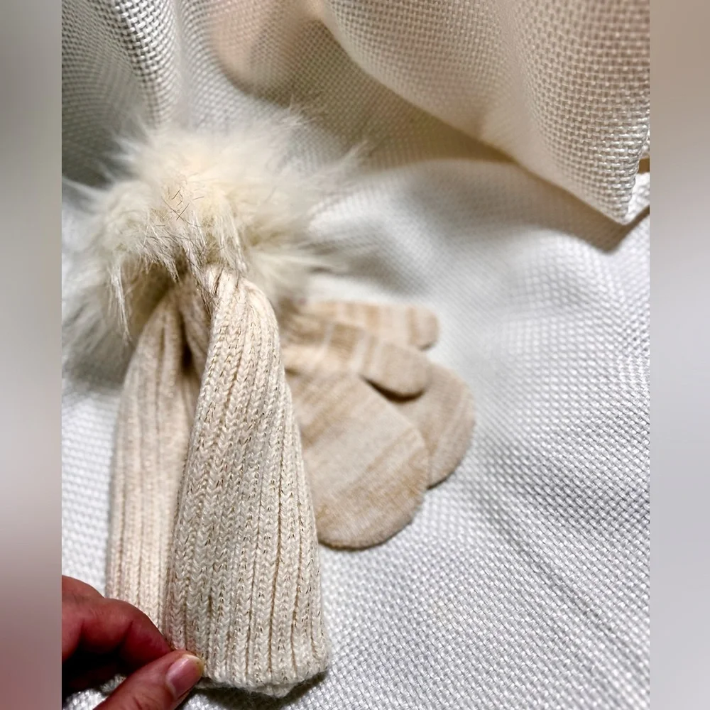 Cream Kids Mittens